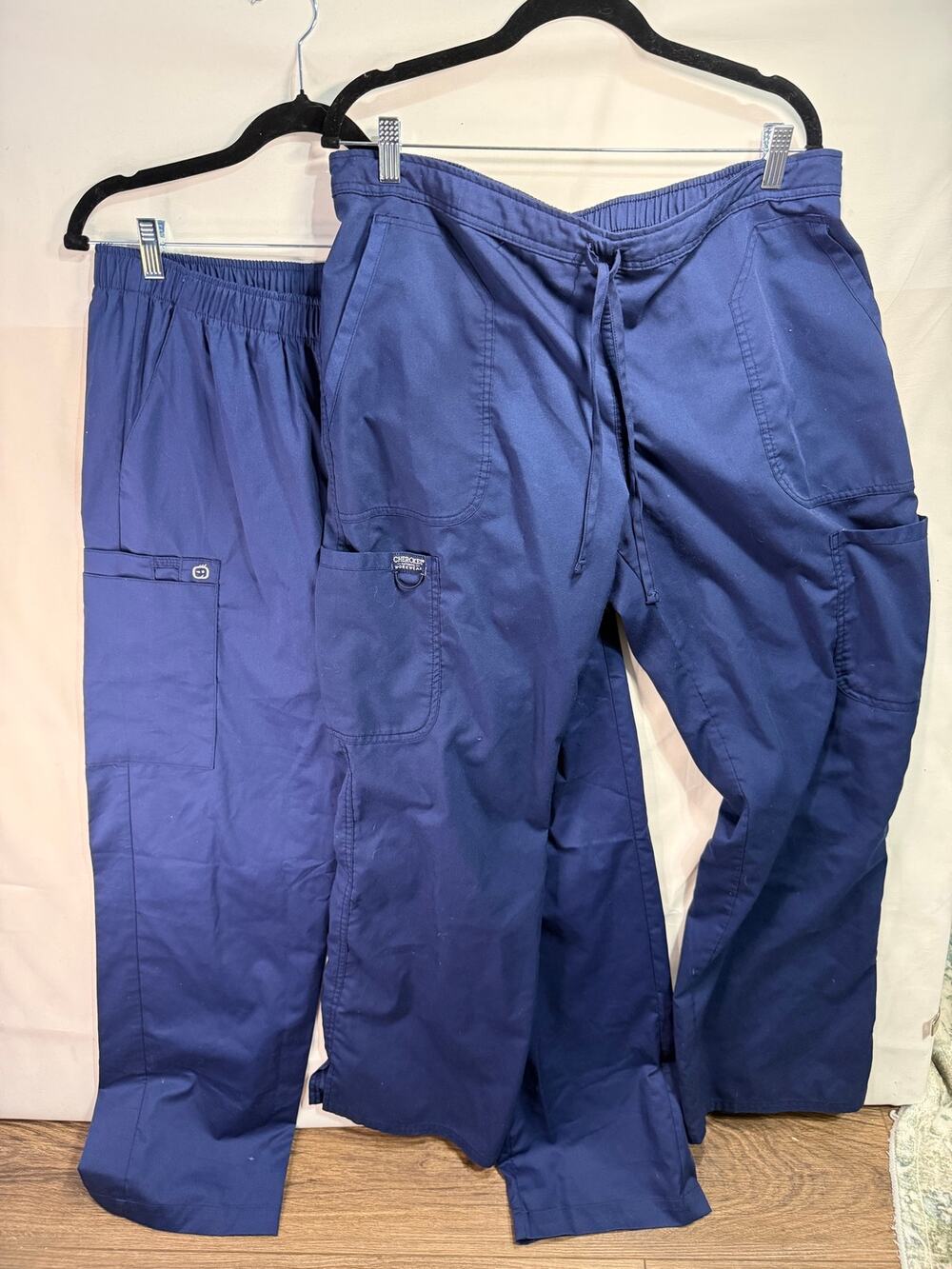 2 Pc Scrub Pants Bundle Women’s L Navy WonderWink 501 & Cherokee Workwear Cargo